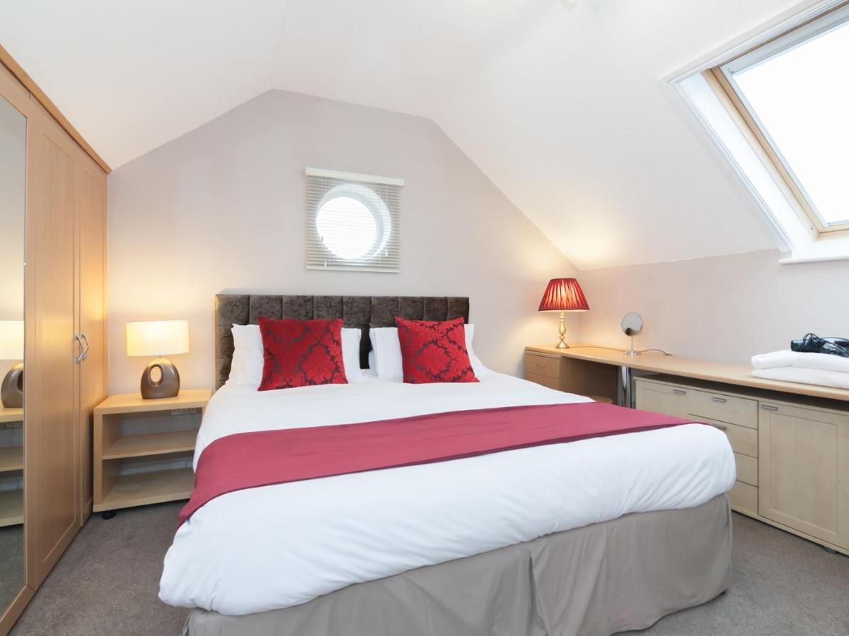 Ayuda House Otel Altrincham Dış mekan fotoğraf