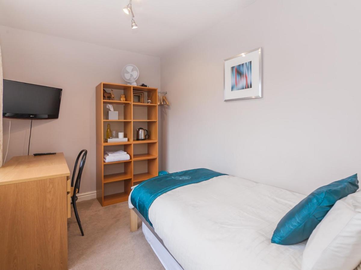 Ayuda House Otel Altrincham Dış mekan fotoğraf