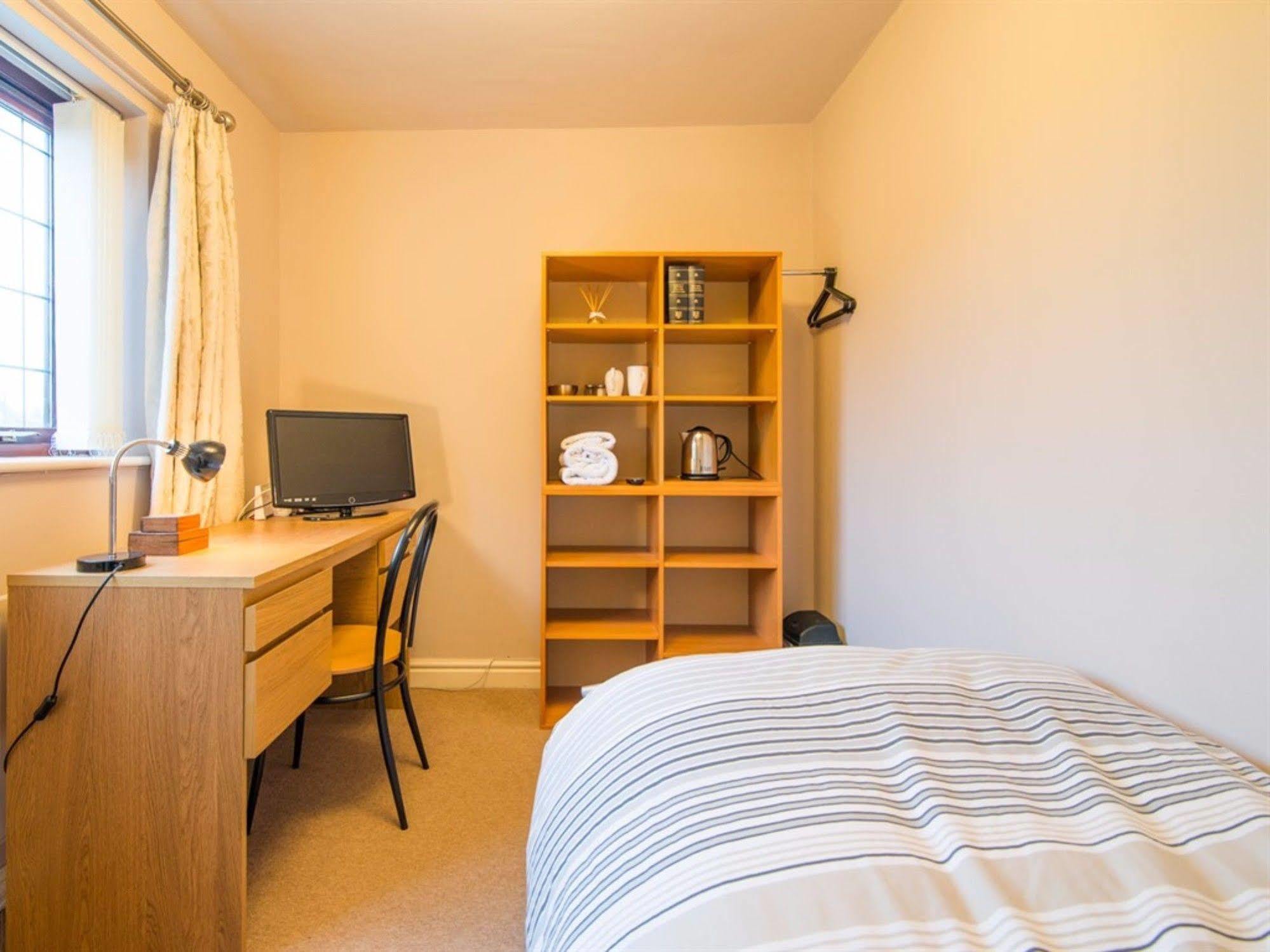 Ayuda House Otel Altrincham Dış mekan fotoğraf